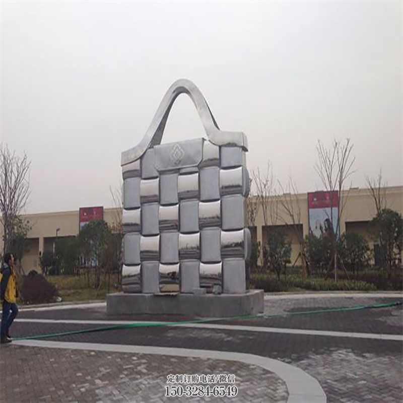 博尔塔拉景观背包雕塑优选，陆地摆件，园林不锈钢背包雕塑供应